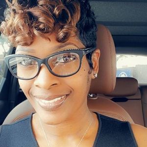 Meet your Posher, Angela l.